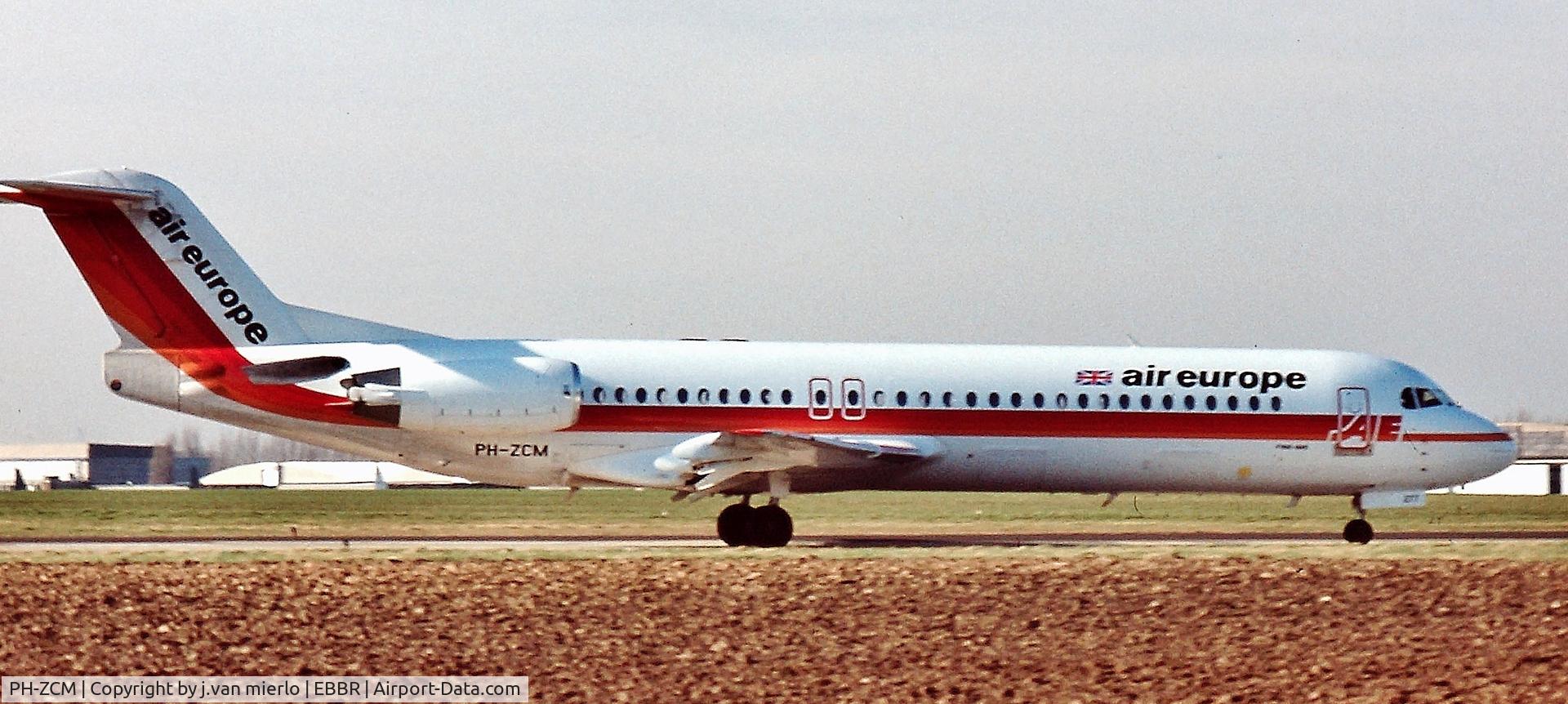 PH-ZCM, 1989 Fokker 100 (F-28-0100) C/N 11277, Awaiting t/o-clearance holding rwy 02 EBBR '90s