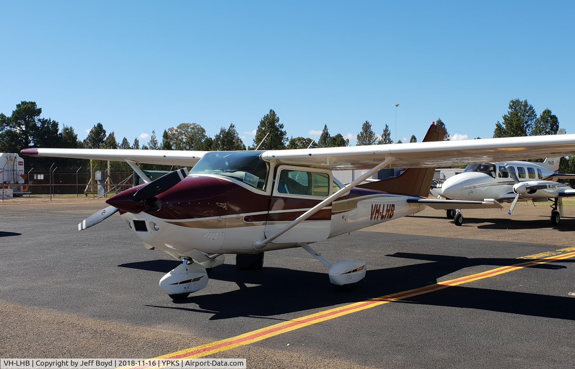 VH-LHB, 1977 Cessna 182Q Skylane C/N 18265627, Cessna C182Q at Parkes, NSW, Australia.