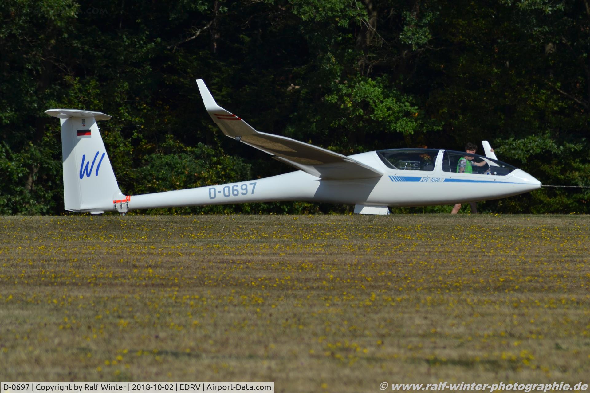 D-0697, Glaser-Dirks DG-1000S C/N 10-111S76, DG Flugzeugbau DG-1000S - SFG Wershofen - 10-111S76 - D-0697 - 02.09.2018 - EDRV