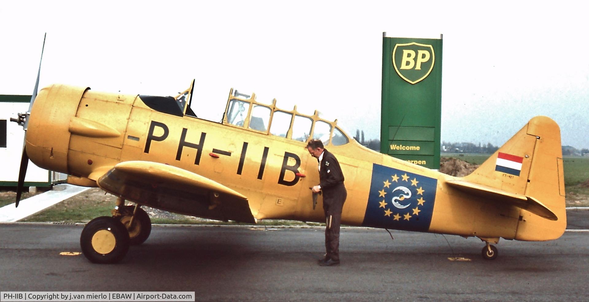 PH-IIB, 1943 Noorduyn AT-16 Harvard IIB C/N 14A-1467, Antwerp, Belgium '90s