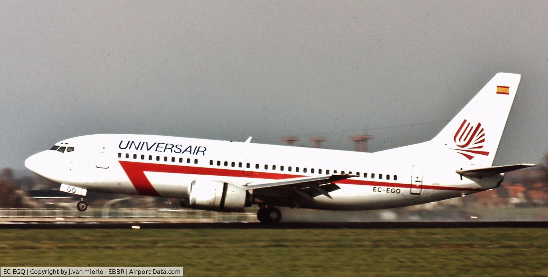 EC-EGQ, 1986 Boeing 737-3Q8 C/N 23506, landing Brussels 25L '90s