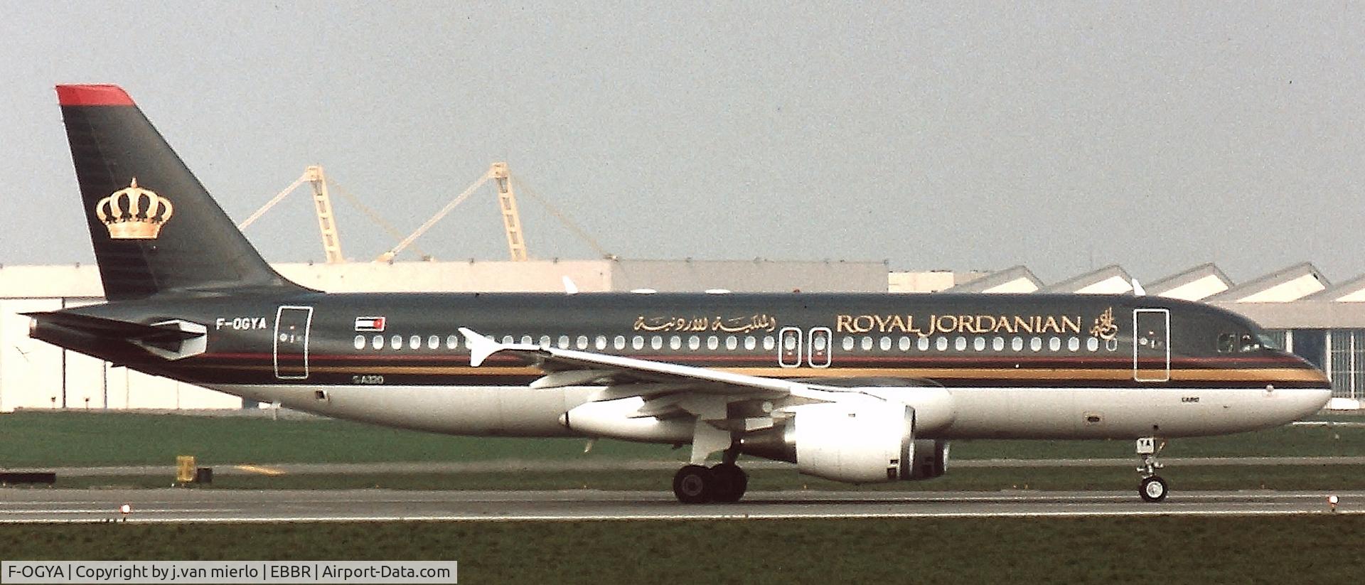 F-OGYA, 1989 Airbus A320-212 C/N 0087, Rwy 02 at Brussels
