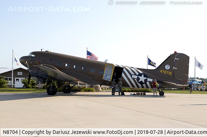 N8704, 1944 Douglas DC3C-S4C4G (TC-47B-30-DK) C/N 33048, Douglas DC-3C-S4C4G 