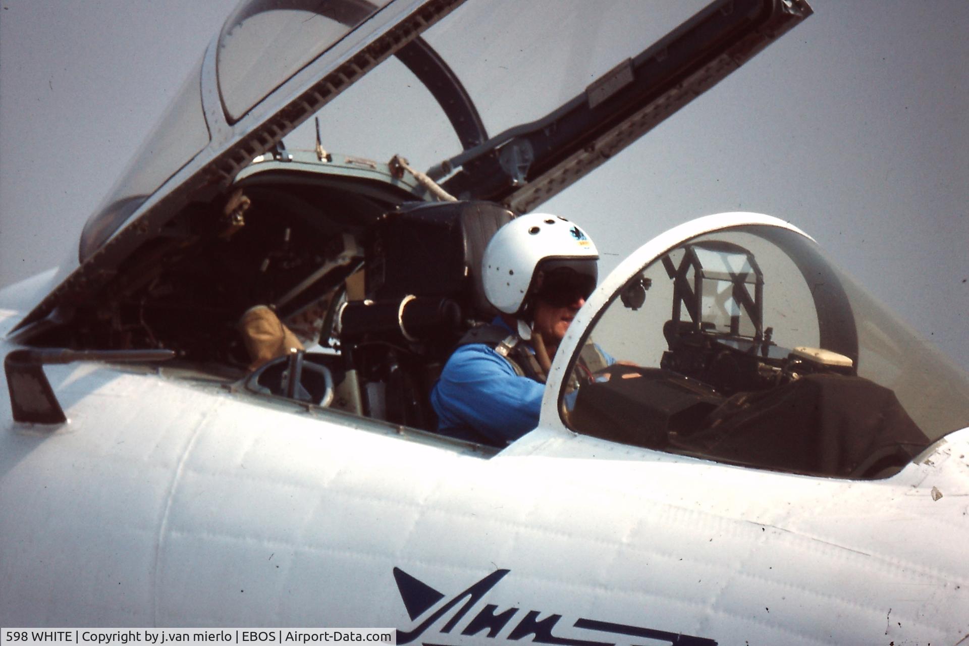 598 WHITE, Sukhoi Su-27P C/N 36911037820, ebos air show