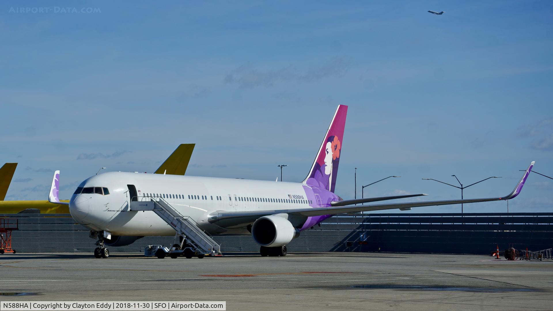 N588HA, 2002 Boeing 767-3CB C/N 33466, United Airlines 767 at SFO 2018.