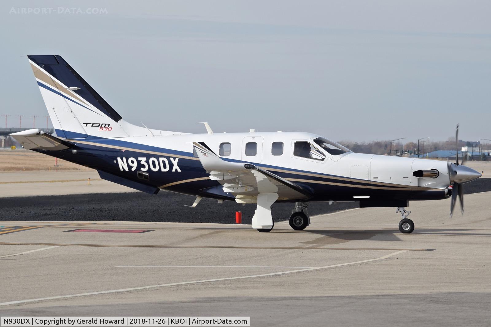 N930DX, 2017 Socata TBM-930 C/N 1164, Taxiing to the north GA ramp.