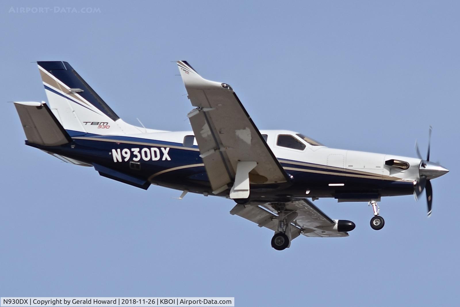 N930DX, 2017 Socata TBM-930 C/N 1164, Landing RWY 10R.
