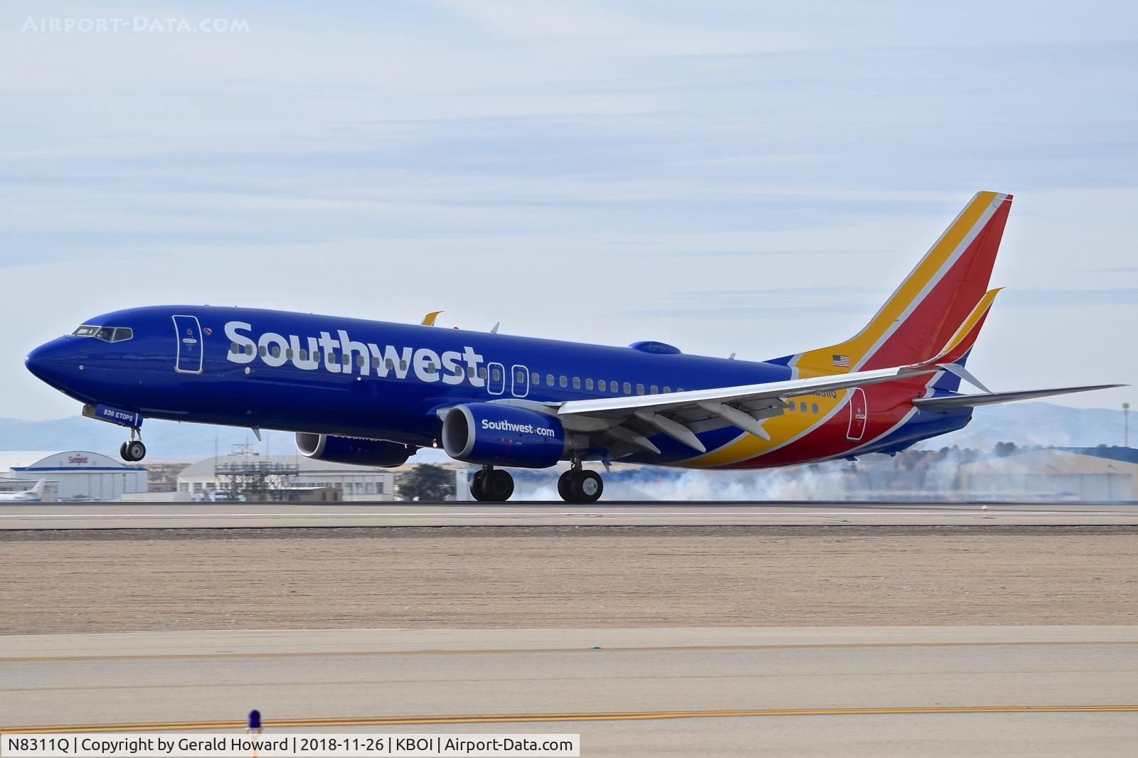 N8311Q, 2012 Boeing 737-8H4 C/N 38808, Touch down on RWY 10L.