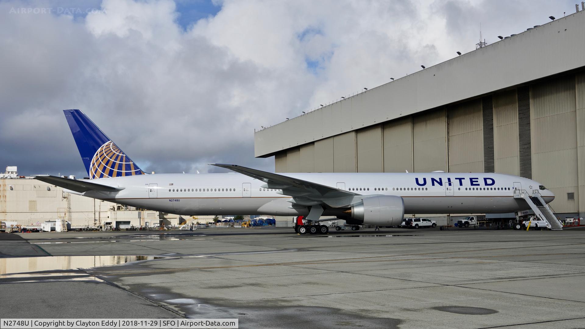 N2748U, 2018 Boeing 777-300/ER C/N 64994, SFO 2018.