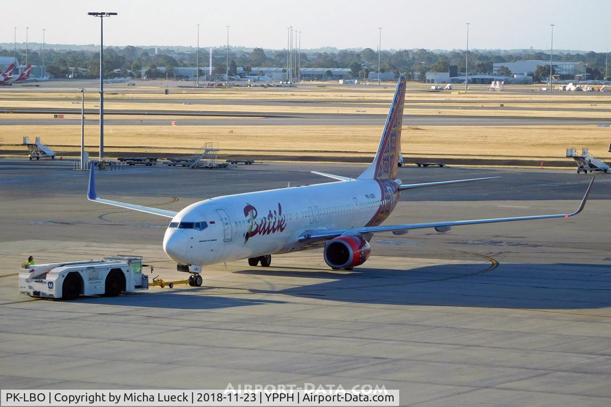 PK-LBO, 2013 Boeing 737-9GP/ER C/N 38731, At Perth
