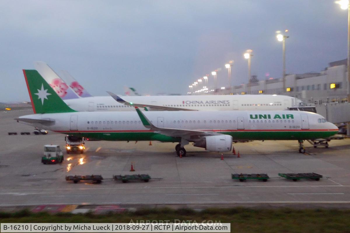 B-16210, 2014 Airbus A321-211 C/N 6087, At Taipeh