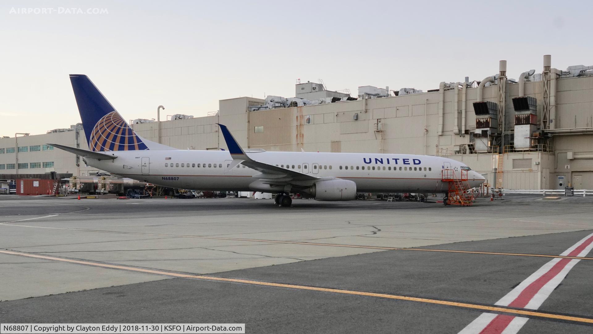 N68807, 2013 Boeing 737-924/ER C/N 42819, SFO 2018.
