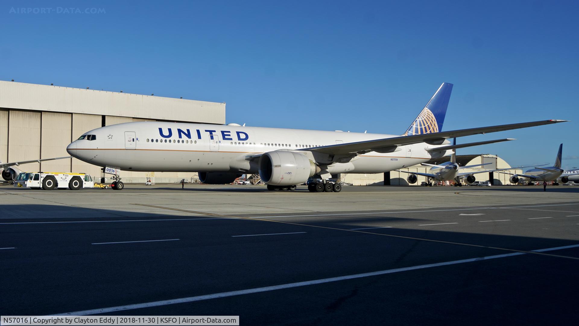 N57016, 2000 Boeing 777-224 C/N 28679, SFO 2018.