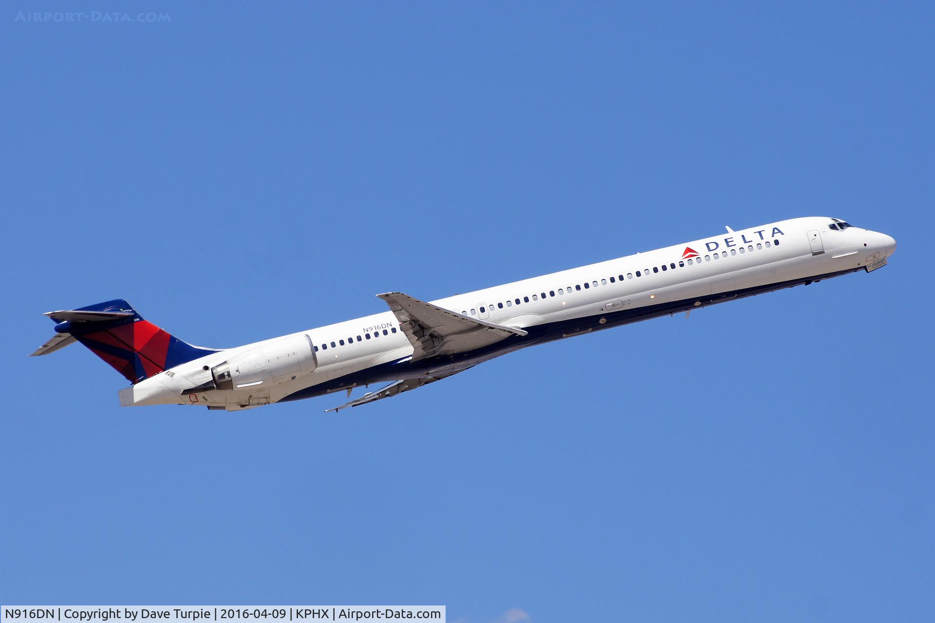N916DN, 1996 McDonnell Douglas MD-90-30 C/N 53396, No comment.