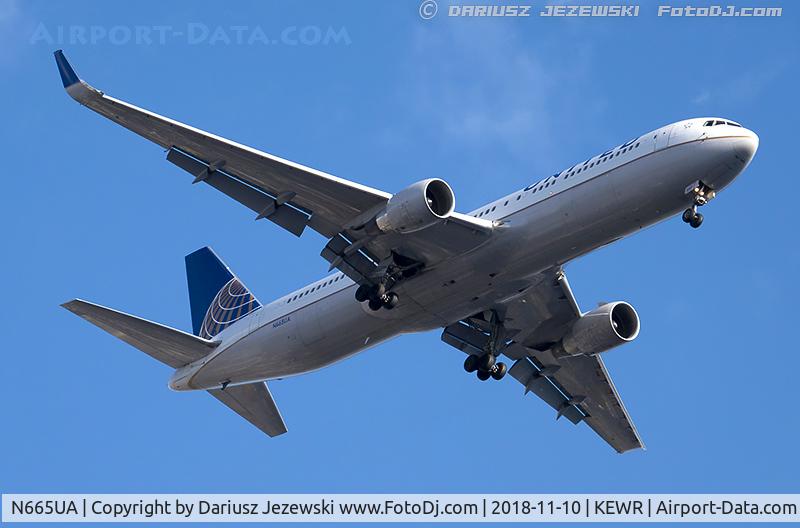 N665UA, 1998 Boeing 767-322 C/N 29237, Boeing 767-322/ER - United Airlines  C/N 29237, N665UA