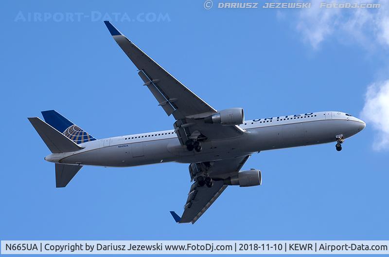 N665UA, 1998 Boeing 767-322 C/N 29237, Boeing 767-322/ER - United Airlines  C/N 29237, N665UA