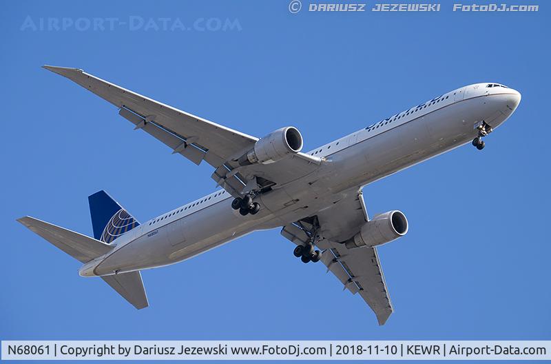 N68061, 2002 Boeing 767-424/ER C/N 29456, Boeing 767-424/ER - United Airlines  C/N 29456, N68061