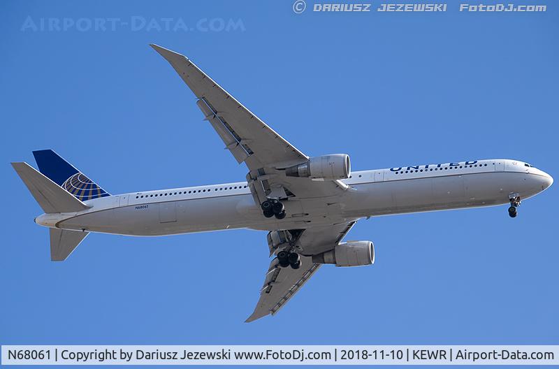 N68061, 2002 Boeing 767-424/ER C/N 29456, Boeing 767-424/ER - United Airlines  C/N 29456, N68061