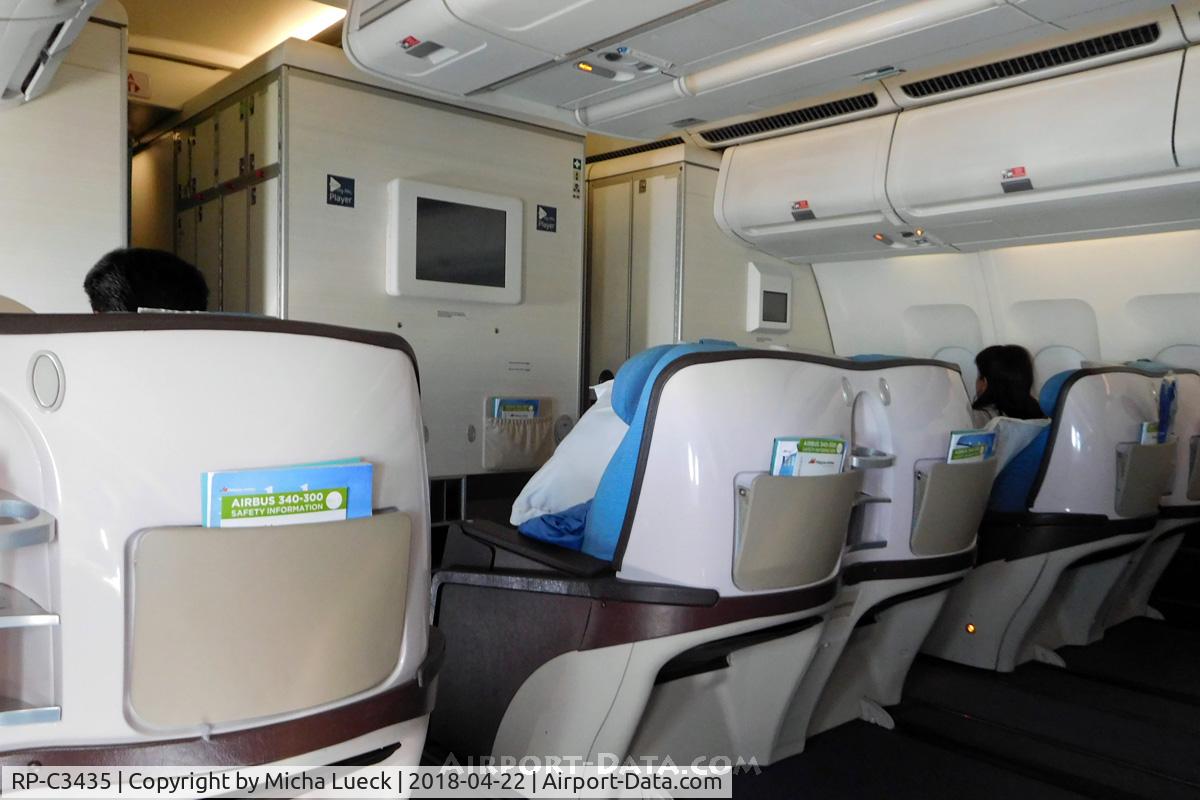 RP-C3435, 2000 Airbus A340-313X C/N 302, Plenty of legroom in the old style business class (MNL-AKL)