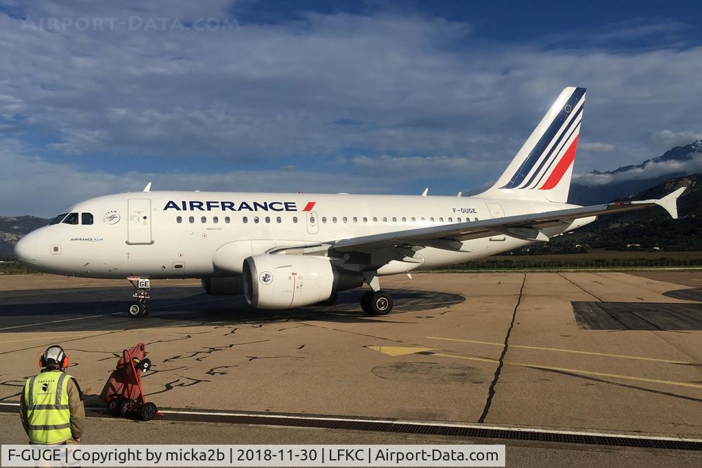 F-GUGE, 2003 Airbus A318-111 C/N 2100, Taxiing. Scrapped in January 2022.