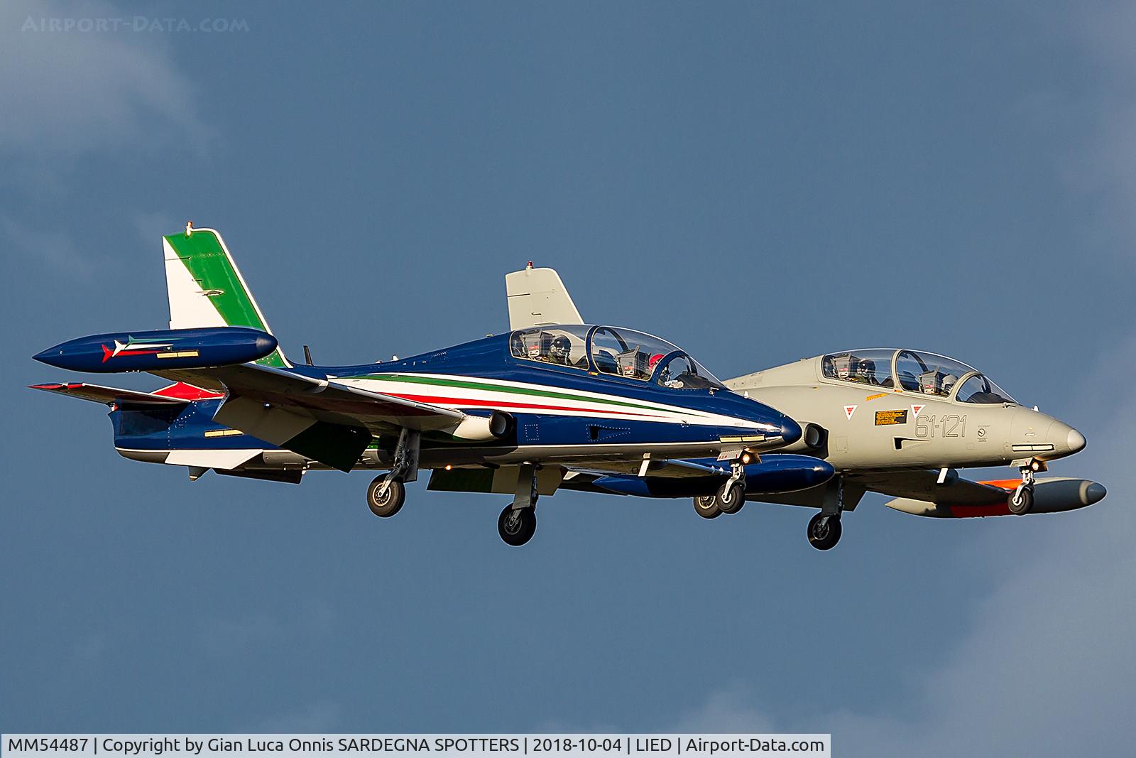 MM54487, Aermacchi MB-339PAN C/N 6684/079/AA035, 2 landing formation