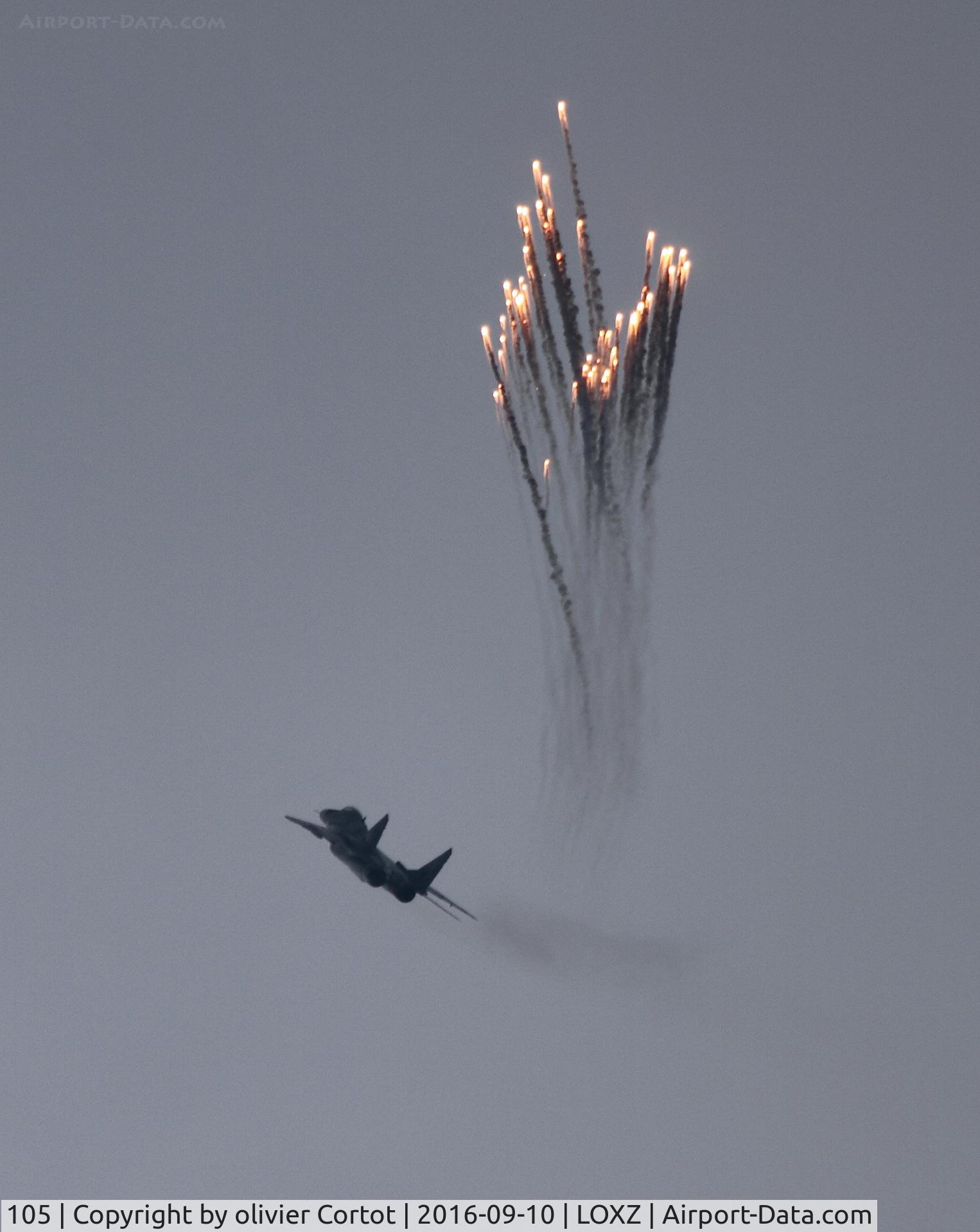105, Mikoyan-Gurevich MiG-29A C/N 2960535105, flares ! Air power 2016