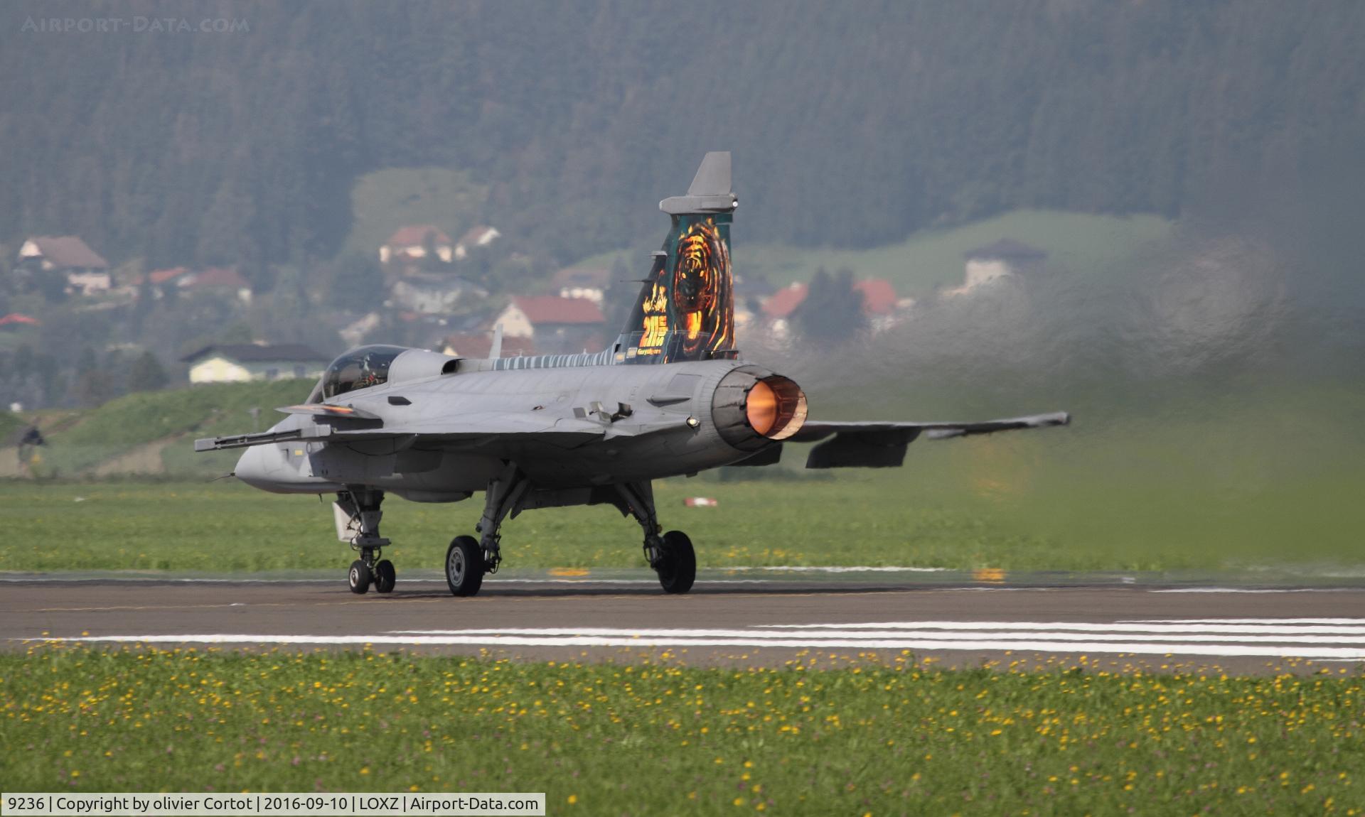 9236, Saab JAS-39C Gripen C/N 39236, full afterburner, taking off from Zeltweg