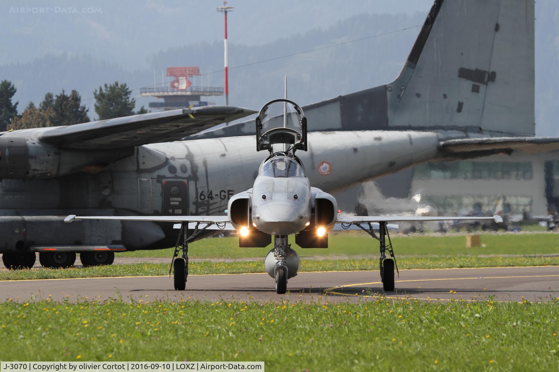 J-3070, Northrop F-5F Tiger II C/N L.1070, front view