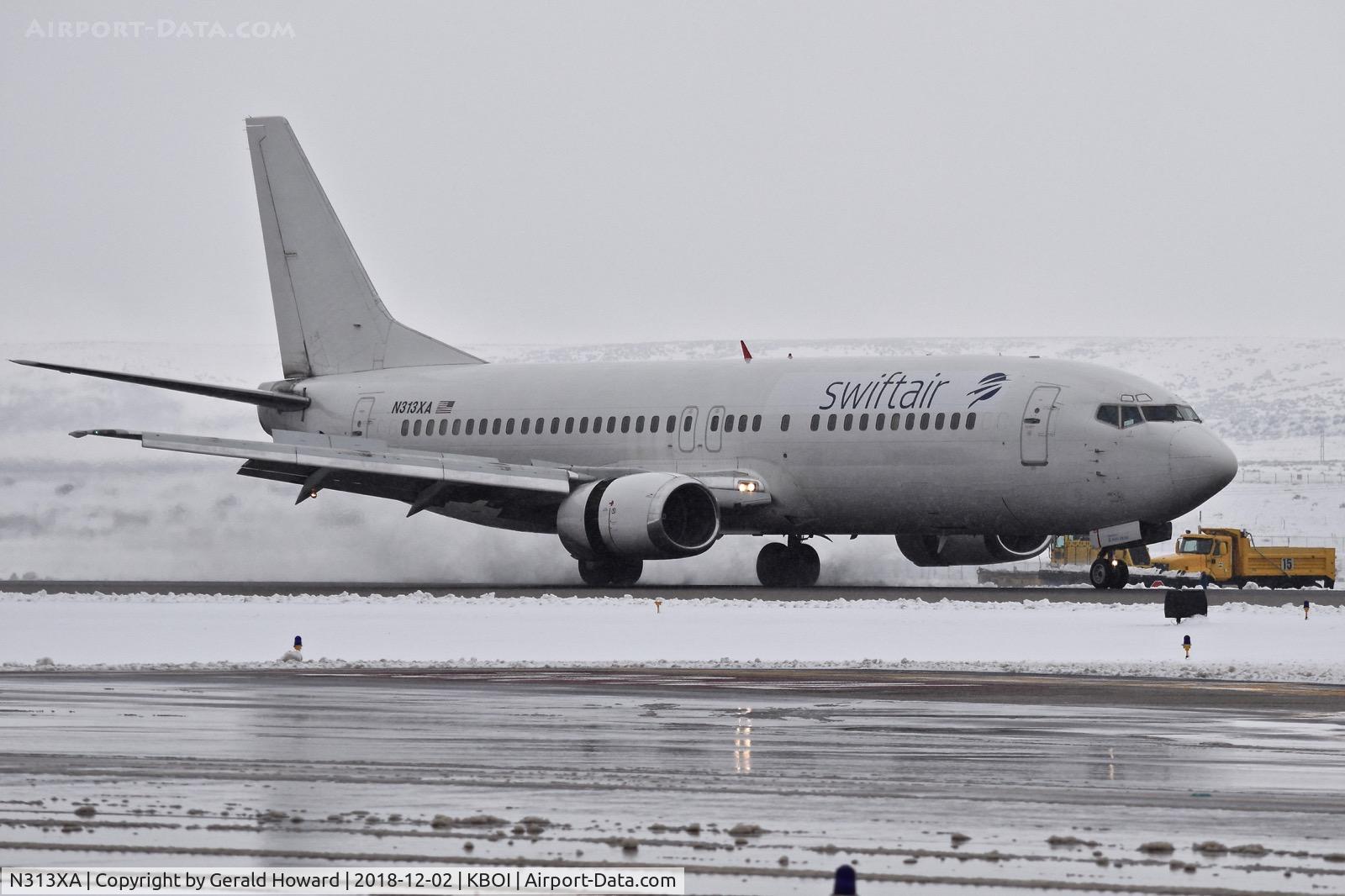 N313XA, 1991 Boeing 737-484 C/N 25313, Landing RWY 28R.