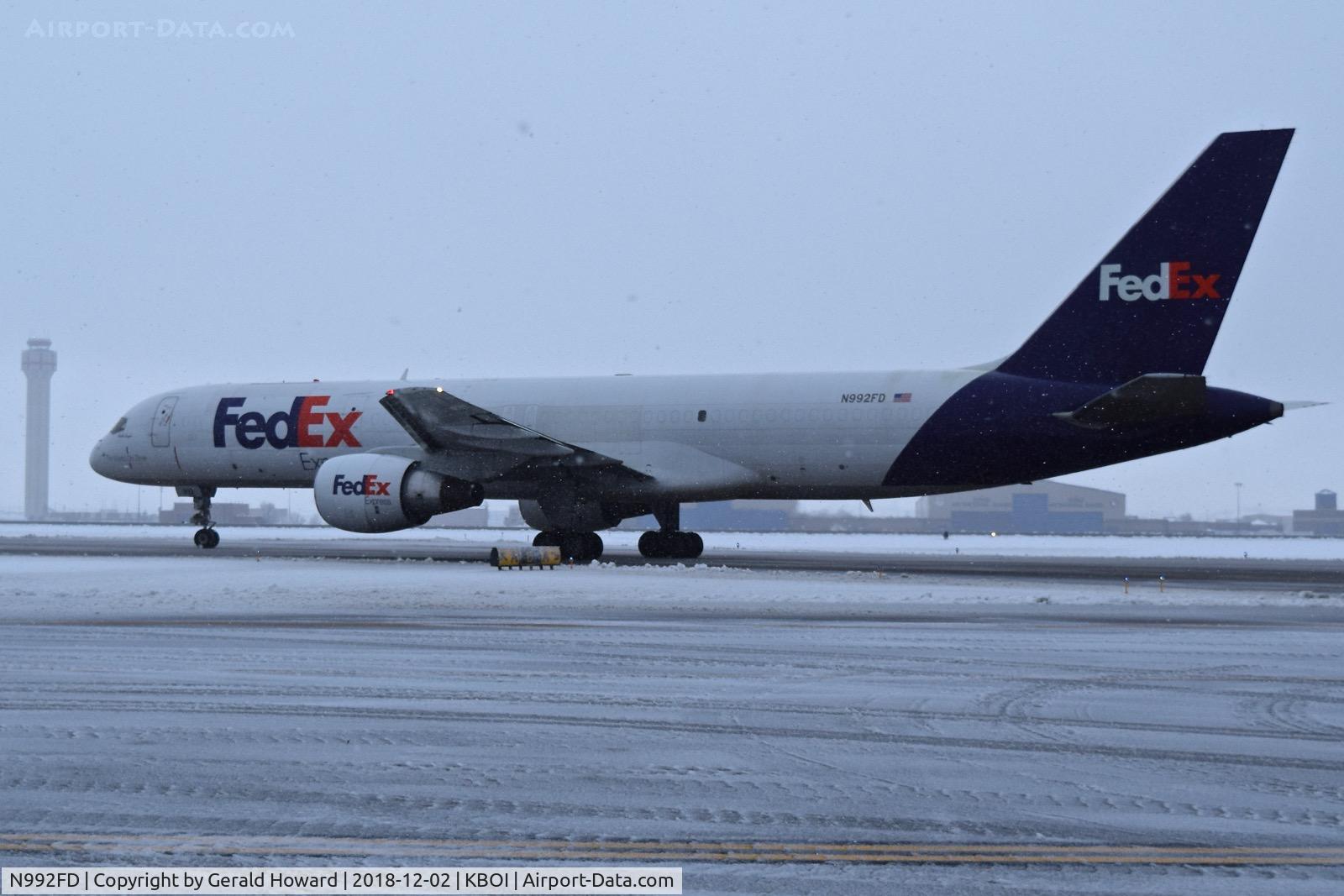N992FD, 1986 Boeing 757-232(F) C/N 22912, Taxiing on Alpha.