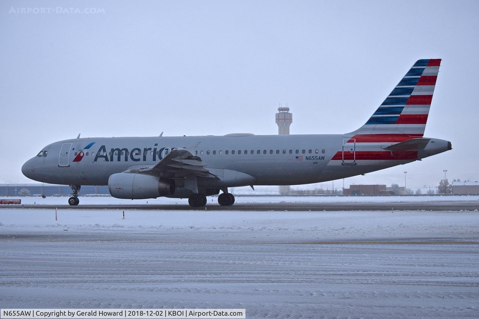 N655AW, 1999 Airbus A320-232 C/N 1075, Taxiing on Alpha.