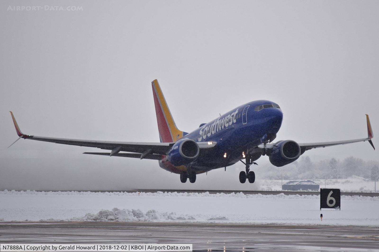 N7888A, 2007 Boeing 737-752 C/N 35124, Take of from RWY 28R.