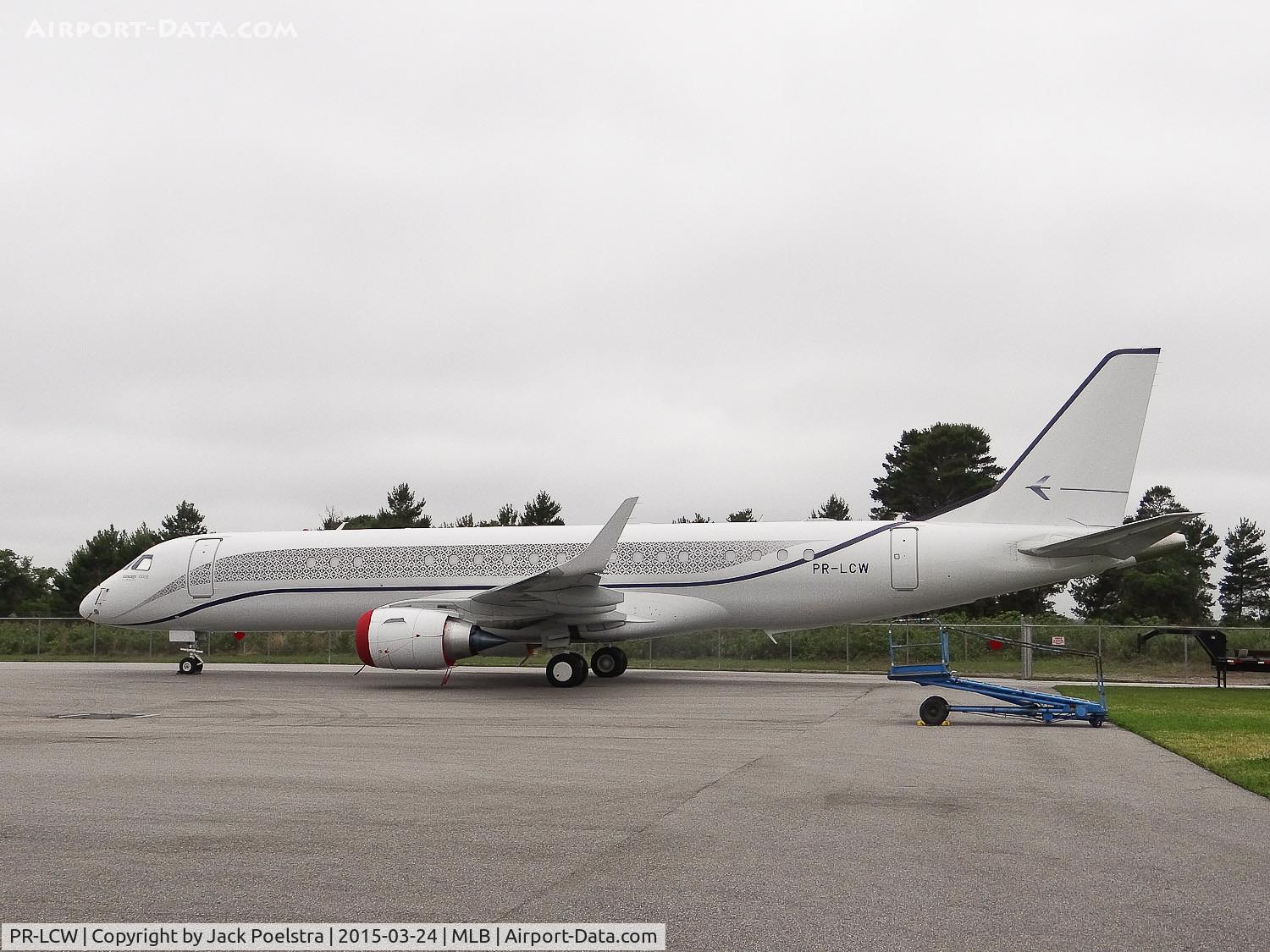 PR-LCW, 2013 Embraer ERJ-190-100ECJ Lineage 1000 C/N 19000632, PR-LCW at Melbourne airport Fla.