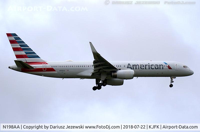 N198AA, 2001 Boeing 757-223 C/N 32392, Boeing 757-223 - American Airlines  C/N 32392, N198AA