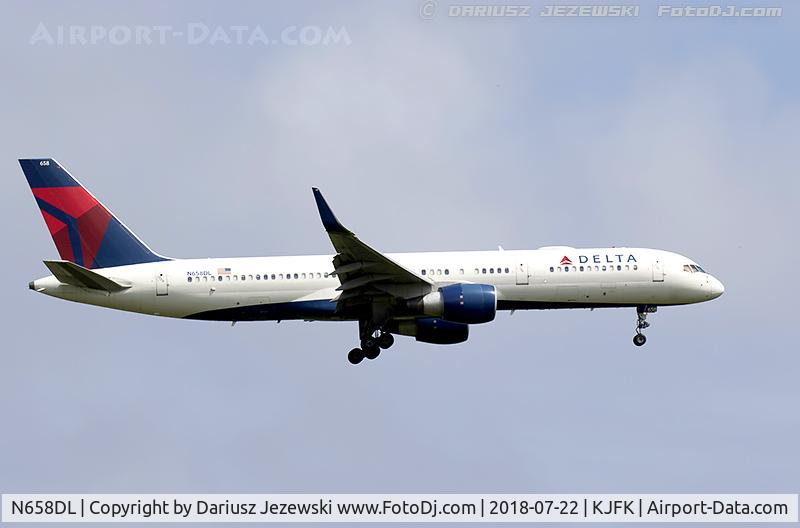 N658DL, 1990 Boeing 757-232 C/N 24420, Boeing 757-232 - Delta Air Lines  C/N 24420, N658DL