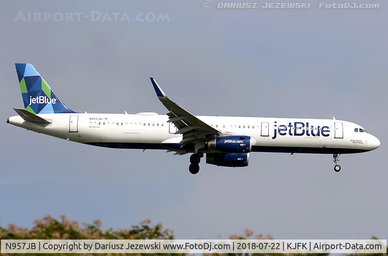 N957JB, 2015 Airbus A321-231 C/N 6809, Airbus A321-231  