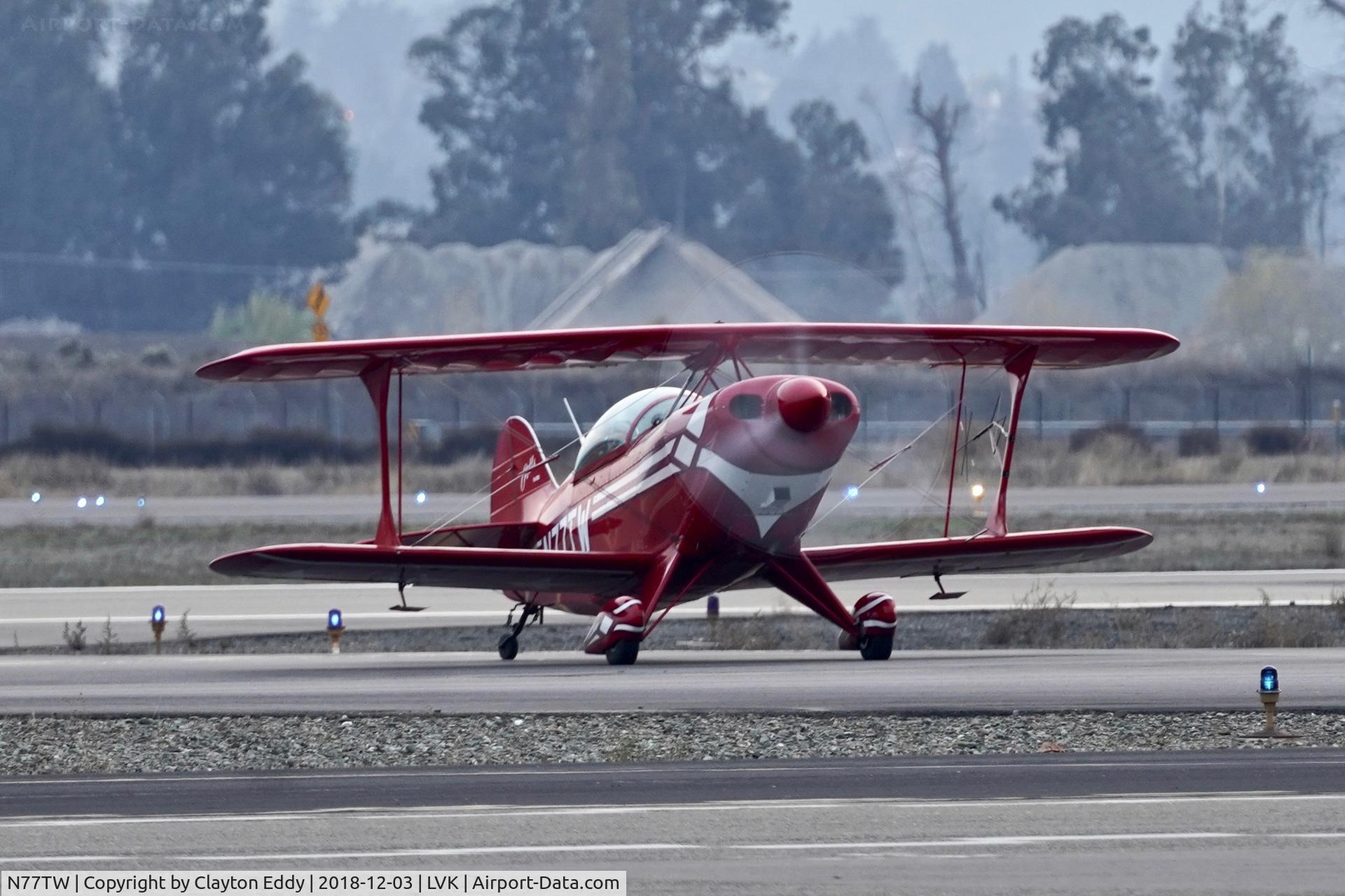 N77TW, 1989 Christen Pitts S-2B Special C/N 5160, Livermore Airport California 2018.