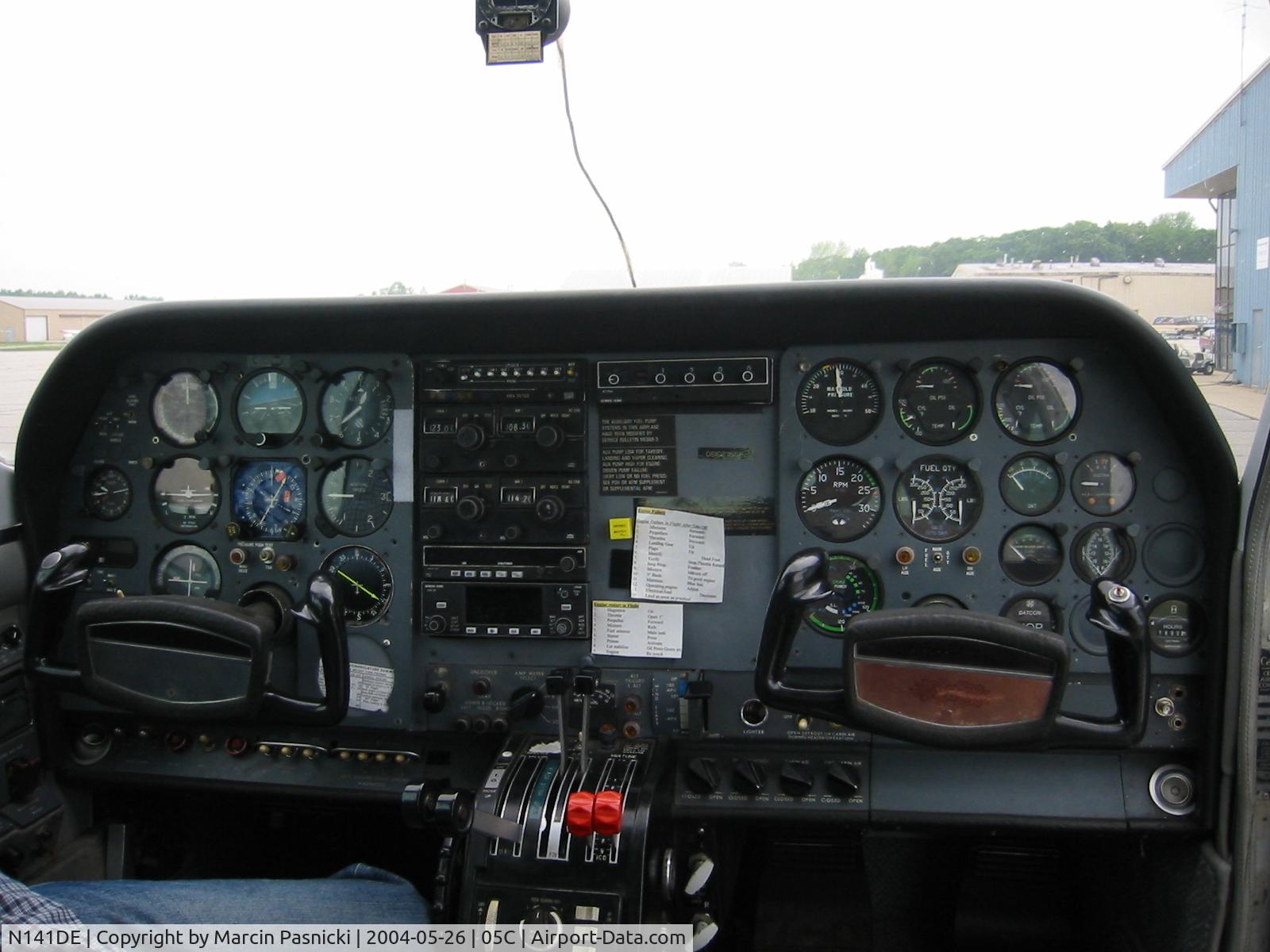 N141DE, 1973 Cessna 310Q C/N 310Q0805, Cabin
