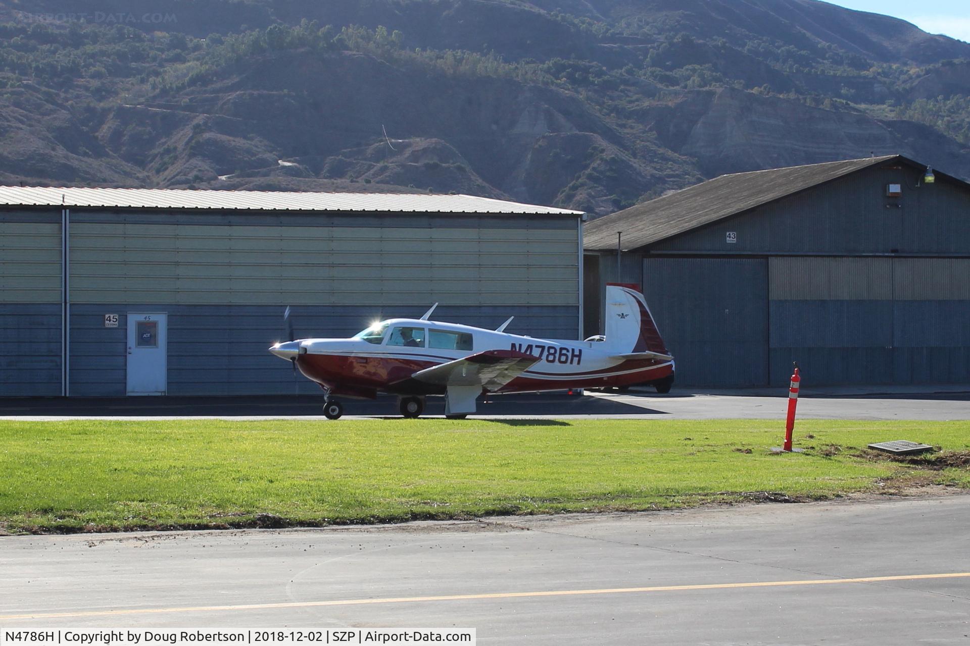 N4786H, 1979 Mooney M20J 201 C/N 24-0876, 1979 Mooney M20J 201, Lycoming IO-360 A&C 200 Hp, taxi to hangar
