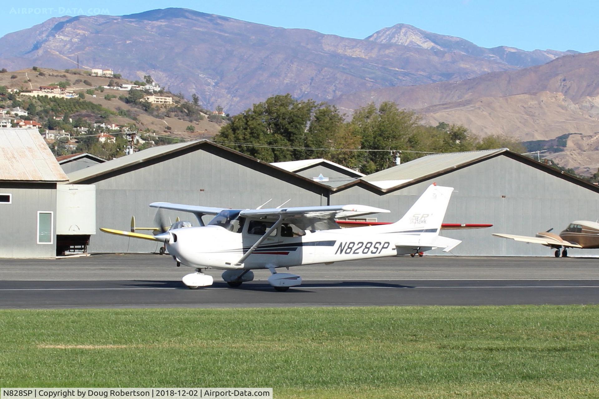 N828SP, 2001 Cessna 172S C/N 172S8741, 2001 Cessna 172S SKYHAWK SP, Lycoming IO-360-L2A 180 Hp, landing roll Rwy 22
