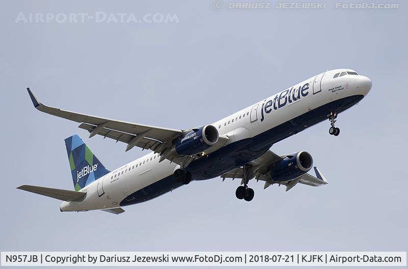 N957JB, 2015 Airbus A321-231 C/N 6809, Airbus A321-231  