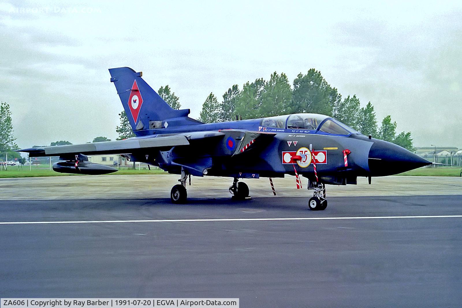ZA606, 1982 Panavia Tornado GR.4 C/N 136/BS043/3070, ZA606   BAe/Panavia Tornado GR.4 [BS043] (Royal Air Force) RAF Fairford~G 20/07/1991