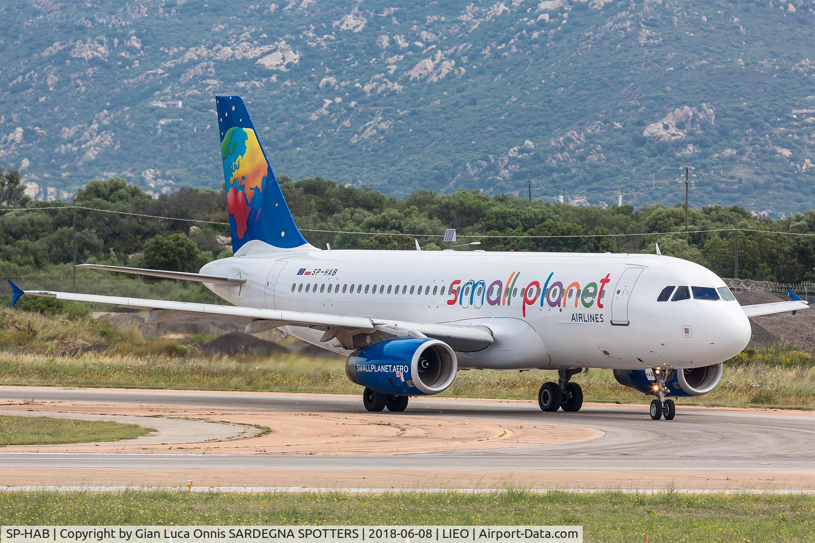 SP-HAB, 2001 Airbus A320-232 C/N 1411, TAXI 23L
