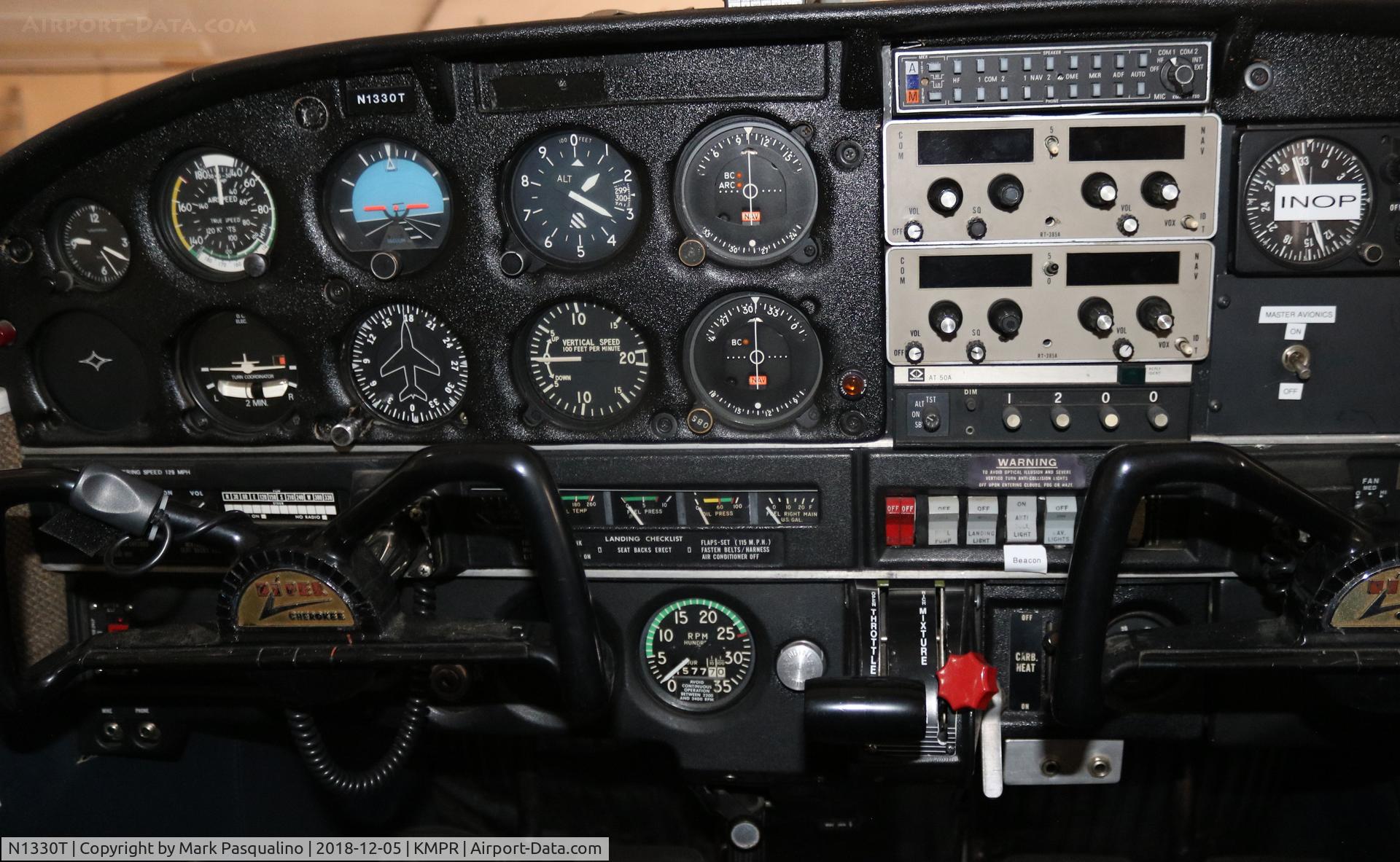 N1330T, 1972 Piper PA-28-140 C/N 28-7225467, Piper PA-28-140