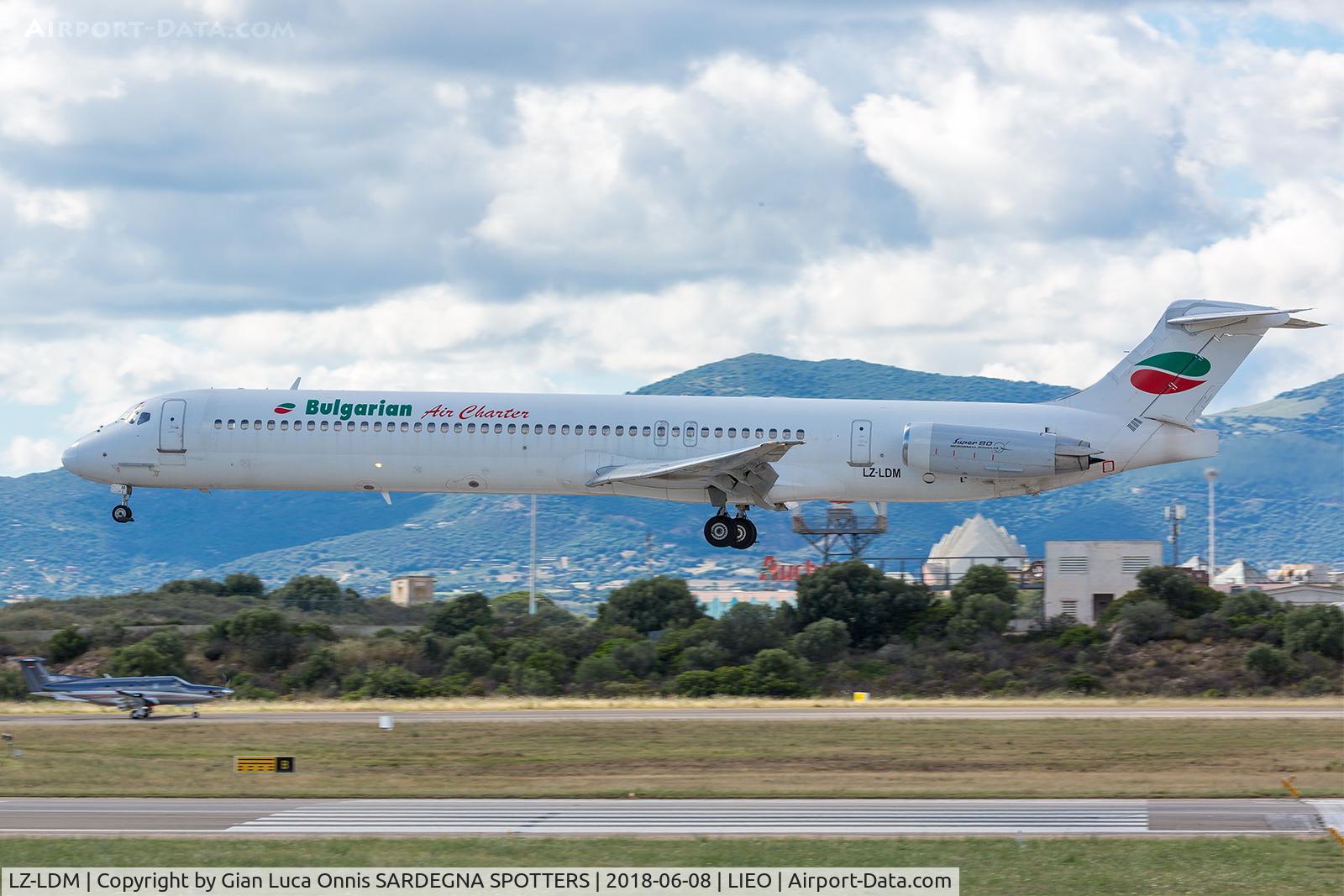 LZ-LDM, 1994 McDonnell Douglas MD-82 (DC-9-82) C/N 53228/2104, LANDING 23L