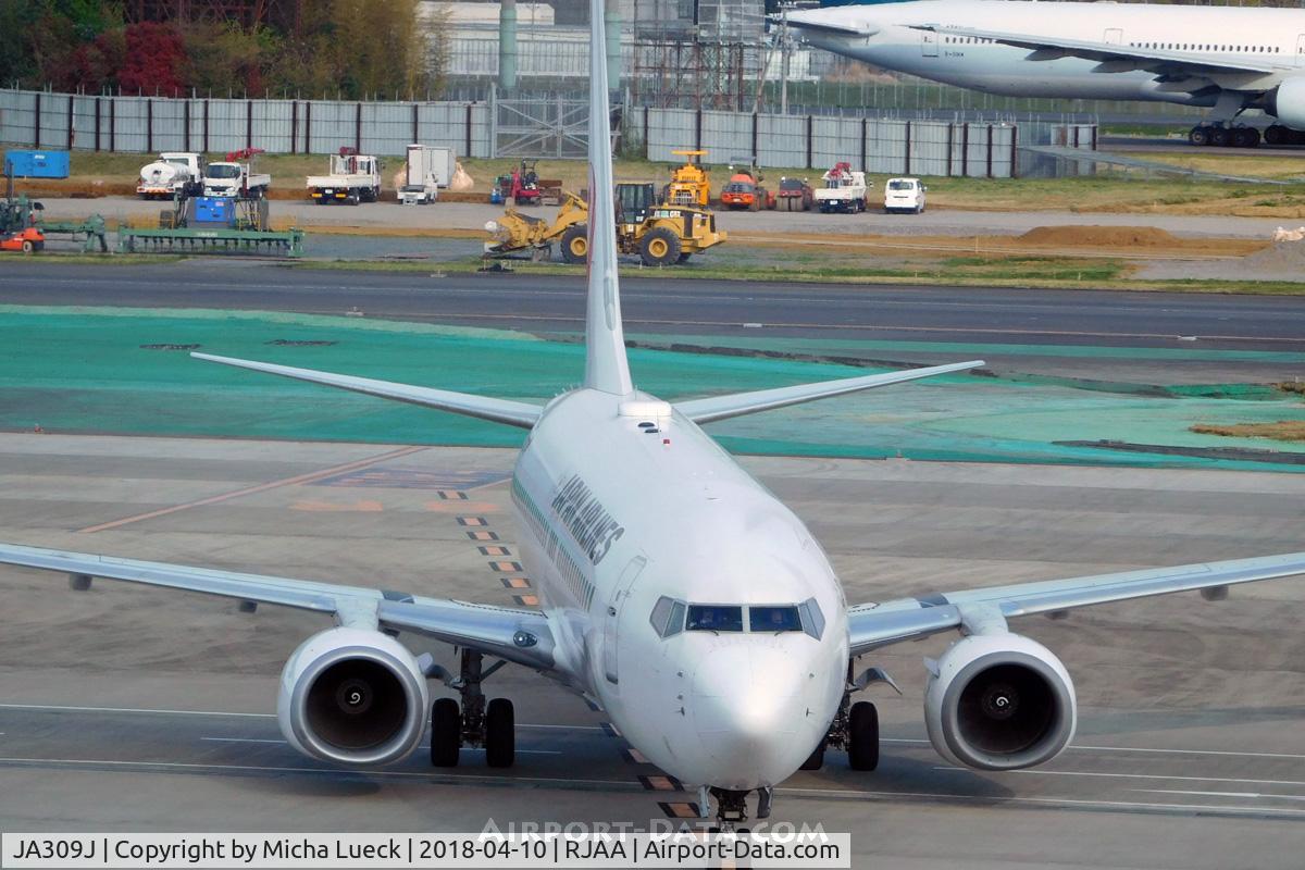 JA309J, 2008 Boeing 737-846 C/N 35338, At Narita