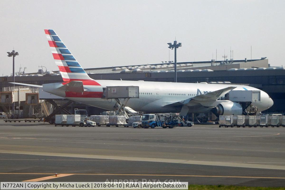 N772AN, 1999 Boeing 777-223 C/N 29580, At Narita
