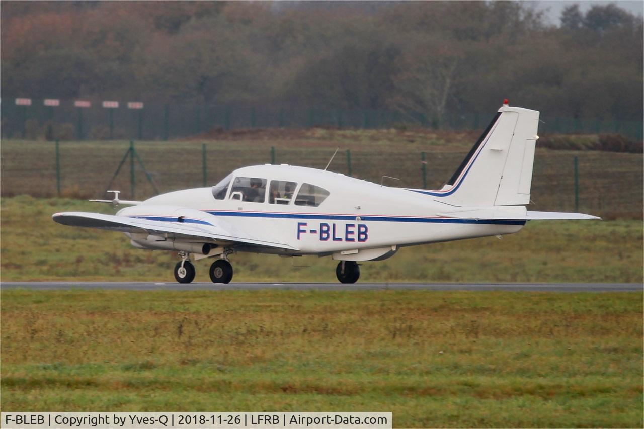 F-BLEB, 1964 Piper PA-23-250 Aztec C/N 272434, Piper PA-23-250 Aztec, Take off run rwy 25L, Brest-Bretagne Airport (LFRB-BES)