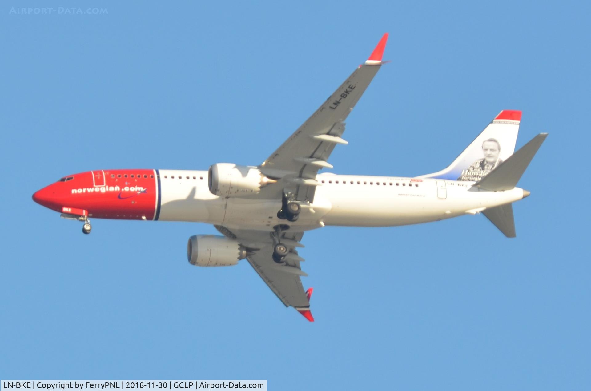 LN-BKE, 2018 Boeing 737-8 MAX C/N 63970, Norwegian B738Max turning final.