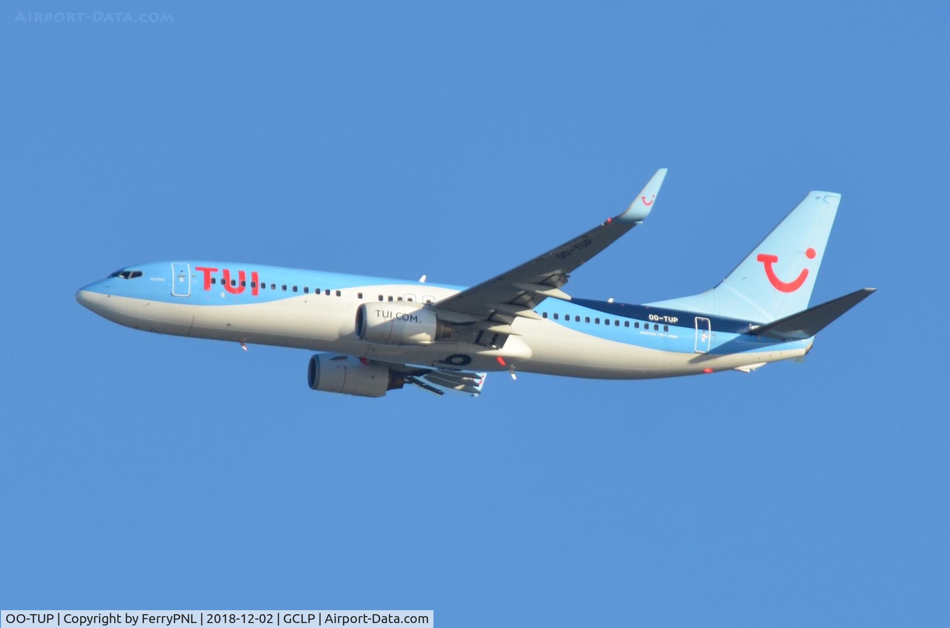 OO-TUP, 2004 Boeing 737-85P C/N 33974, TUI B738 approaching.